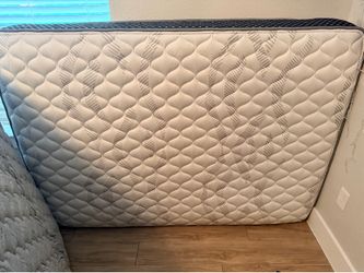 Full size mattress