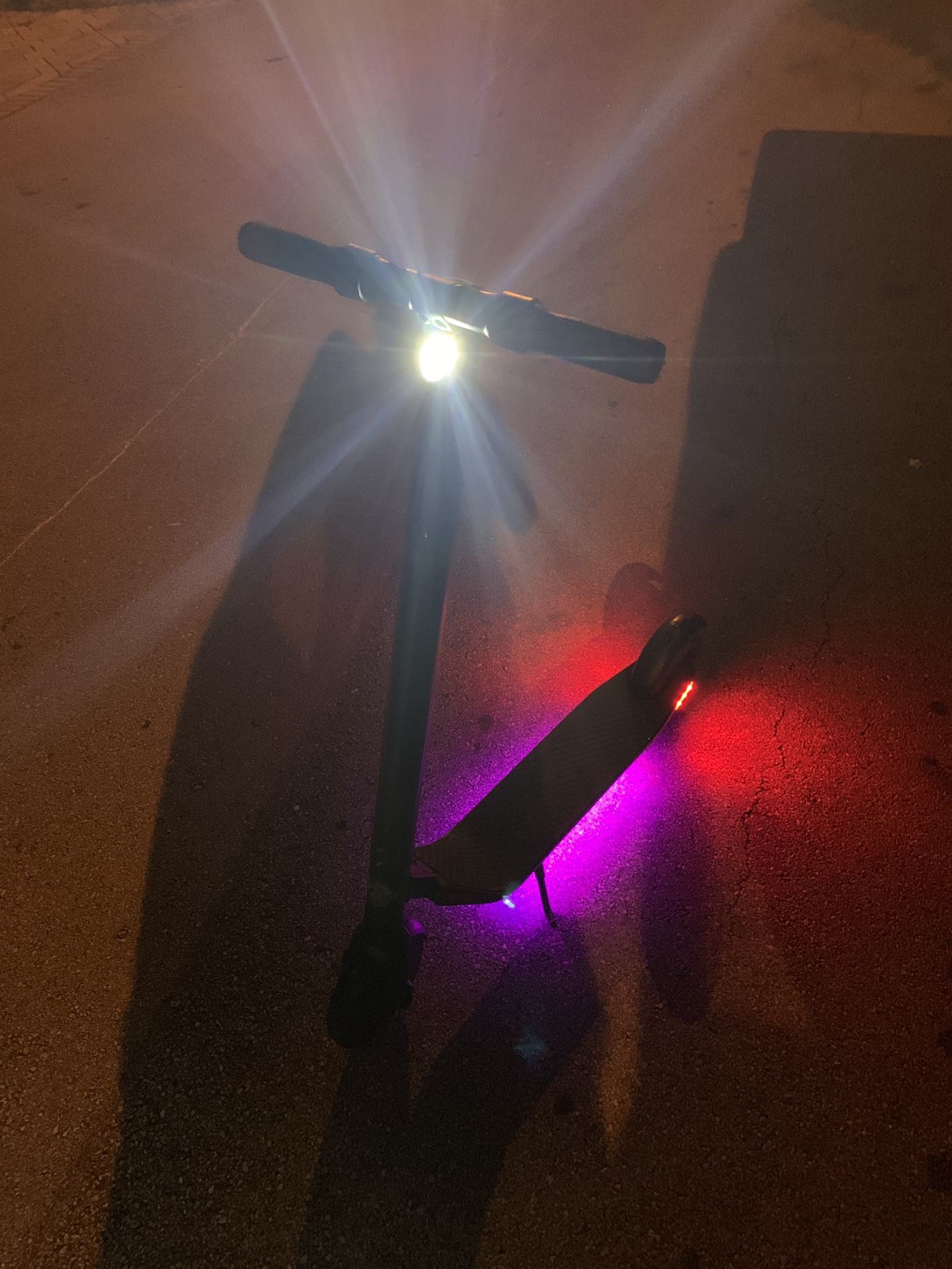 Segway Ninebot ES2 Electric ⚡️Scooter *READ DESCRIPTION *