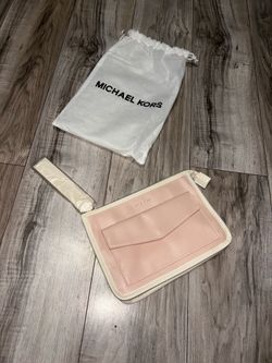 Michael kors trousse with pocket