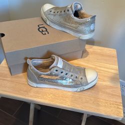 UGG - Laela Sneakers SIZE 8