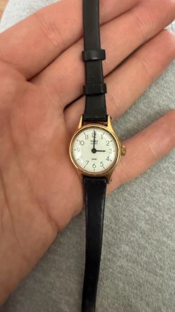 Vintage Timex Quartz Gold Tone Round Watch Black Strap Classic Style