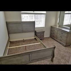 New grey queen 4pc bedroom set