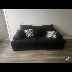 Selling Black Couch 