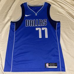 Dallas Doncic Jersey #77