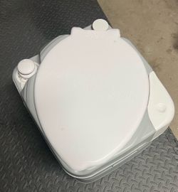 Portable toilet