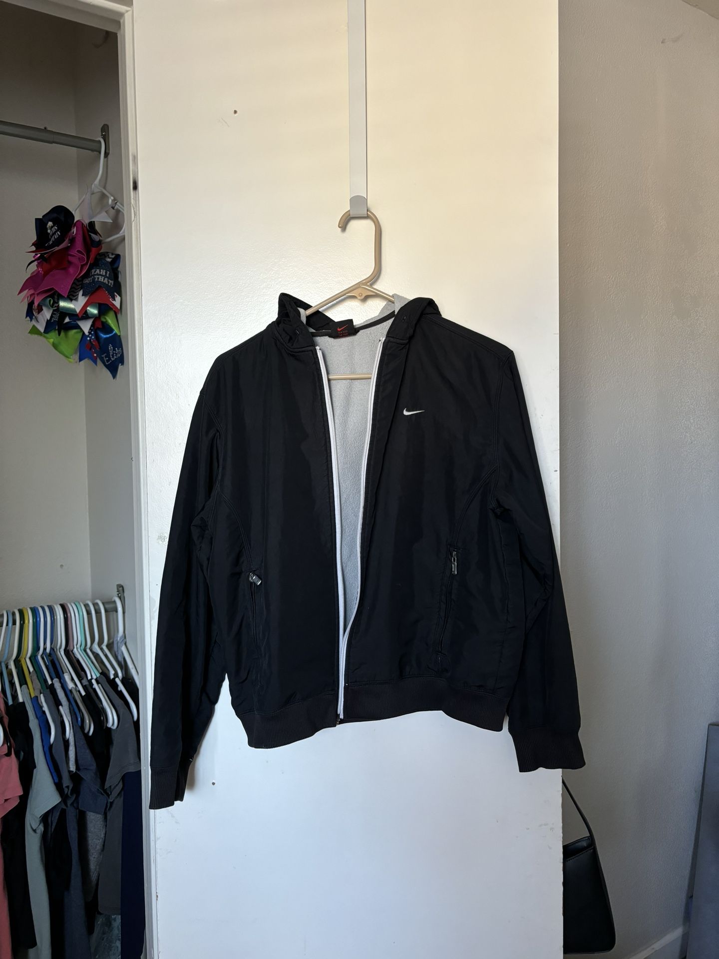 nike windbreaker