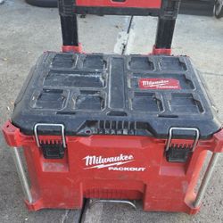 Milwaukee Packout With Medium Tool Box 