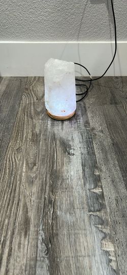 Himalayan Salt Lamp with Color-Changing LED Base
