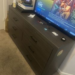 2 Dressers