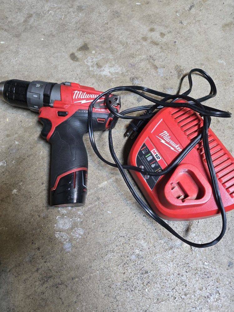 Milwaukee M12 Drill