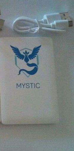 Pokemon go team mystic power bank