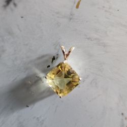 Lemon Quartz Pendant