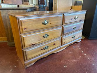 MAYWOOD Vintage Knotty Pine 6-Drawer Dresser