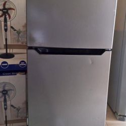 Hisense Double Door Refrigerator – Clean & Fully Working