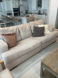 Couch (Ashley furniture)