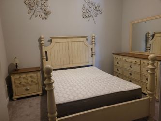 Queen Bedroom Set