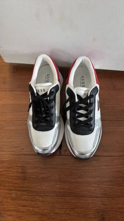 Selling sneakers guess