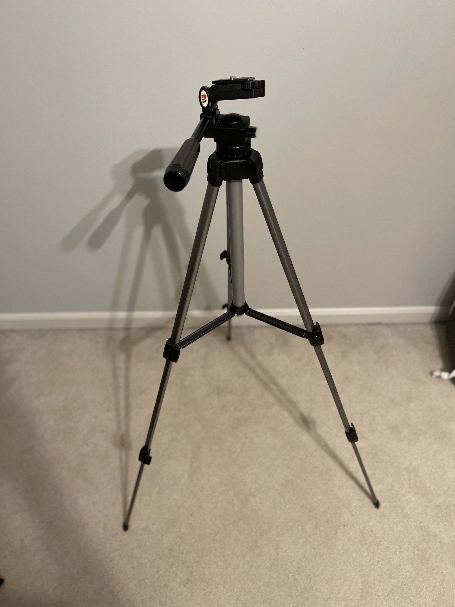 Ambico Camera Stand