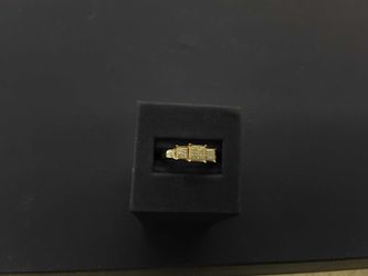 Women's Ring - Yellow Gold 10k (.417) 2.6 grams Size 8.5