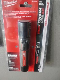 Milwaukee 1100 lumens flashlight