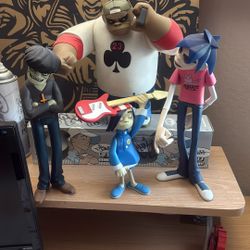 Kid Robot Original Gorillaz- Only Issue Is The Arm Of The Guitarist Needed To Be Glued On. That's It Otherwise