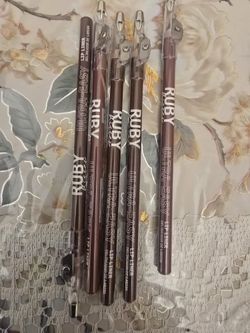 Nail Iteams And Makeup Iteams For Hair