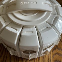 **SPINNING SPICE RACK W/12 UNIQUE DISPENSERS**