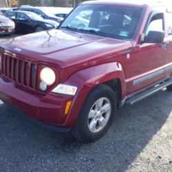 2011 JEEP LIBERTY SPORT GREAT ON GAS 