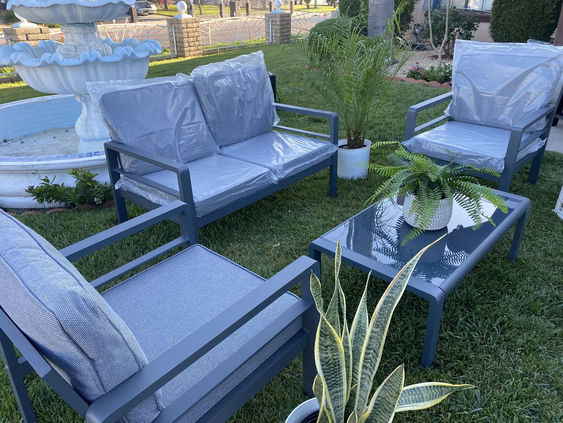 4 Pcs Brand New Aluminum Patio Set Ion Box