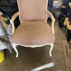 BEAUTIFUL VINTAGE ANTIQUE CHAIR $35