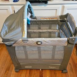 Graco Travel Lite Crib with Stages


