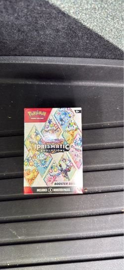 Pokémon Prismatic Evolutions Booster Bundle
