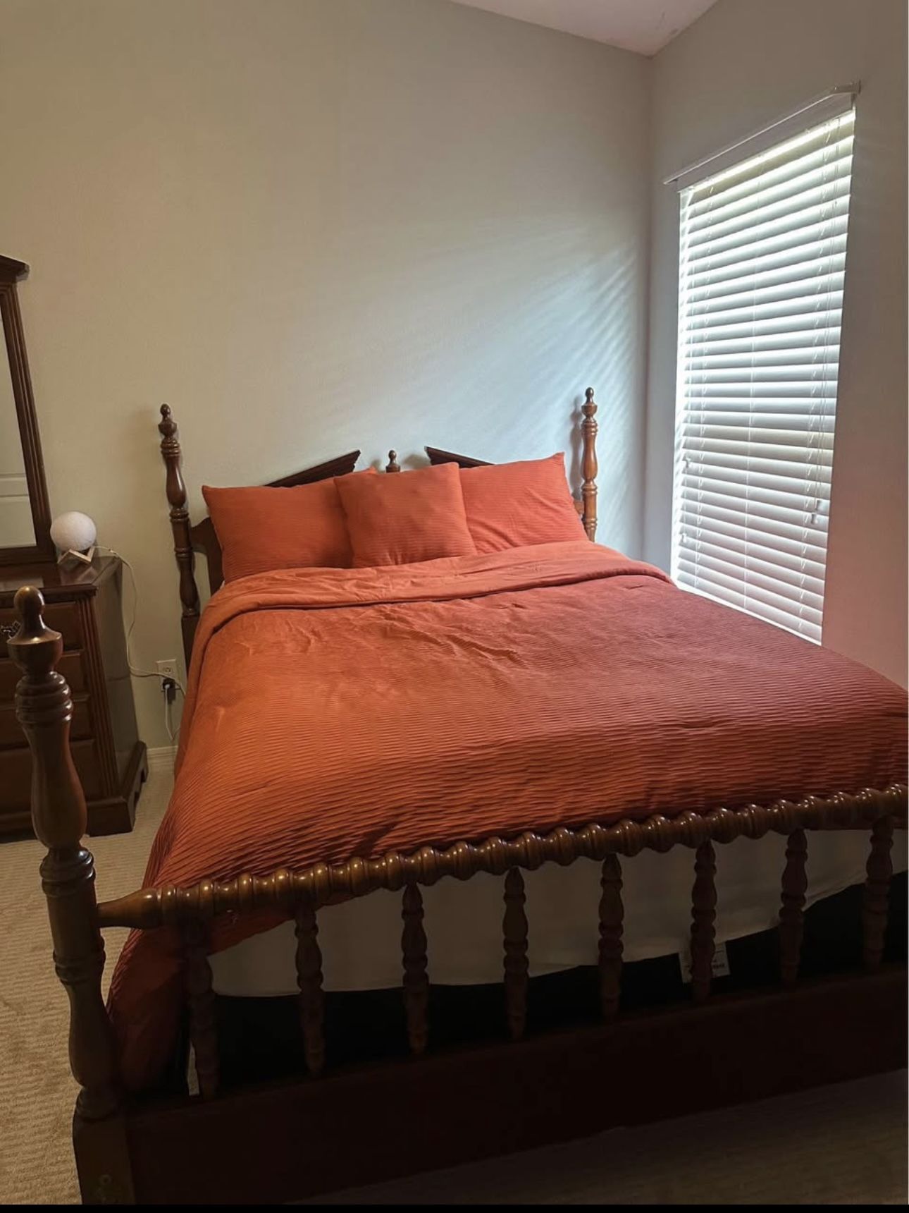 Full To Queen Guest Bedroom Set