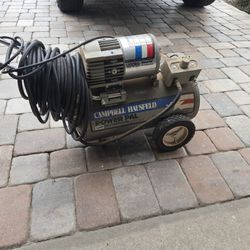 Campbell Hausfeld 3/4 HP Compressor.  With 100ft Hose 