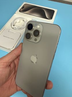 iPhone 15 pro max 512gb unlocked for any carriers ( Liberado)
