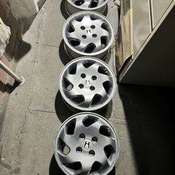 1(5“ Honda accord Wheels  4x114.3 Fits Only Honda accord 1989 To 2002 4 Cylinders