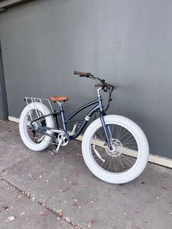the Whaler e(coastal) Cruiser E-Bike