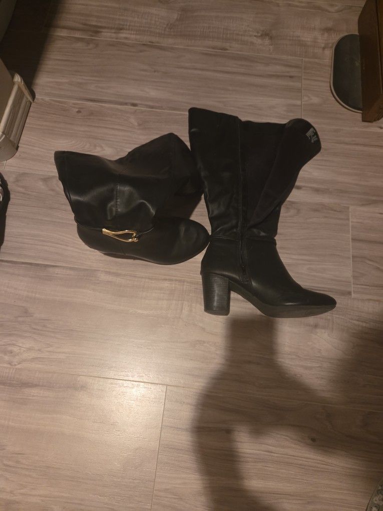 Women's Boots Size 7.5