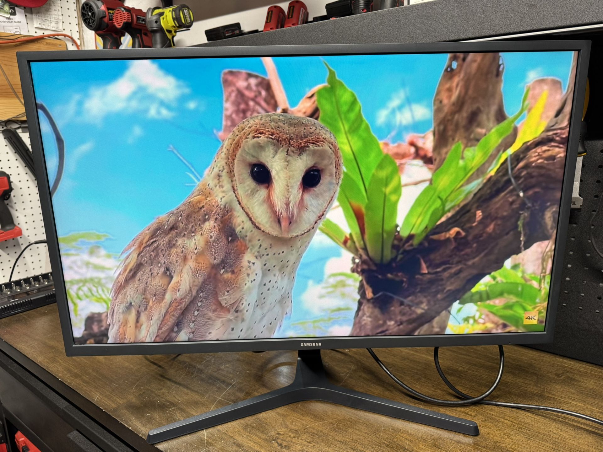 Samsung U32J590 32 inch 4k Monitor