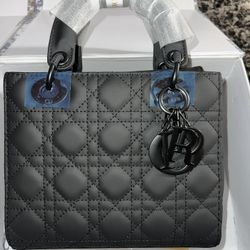 Women’s Handbags 