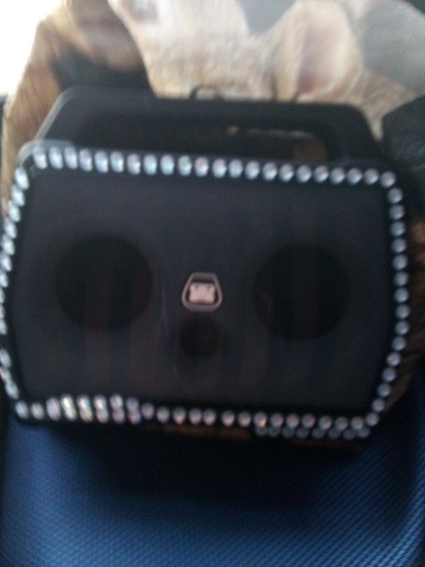 G BOOM PORTABLE BLUETOOTH SPEAKER