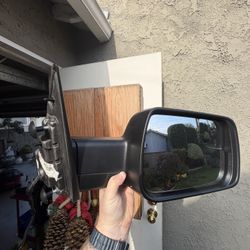 Ram 2019+ Power Folding Mirrors With Dimmer