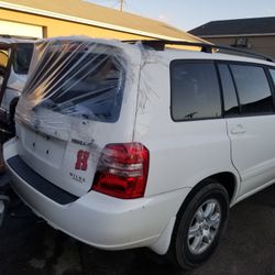 Toyota highlander 2003 -parting out