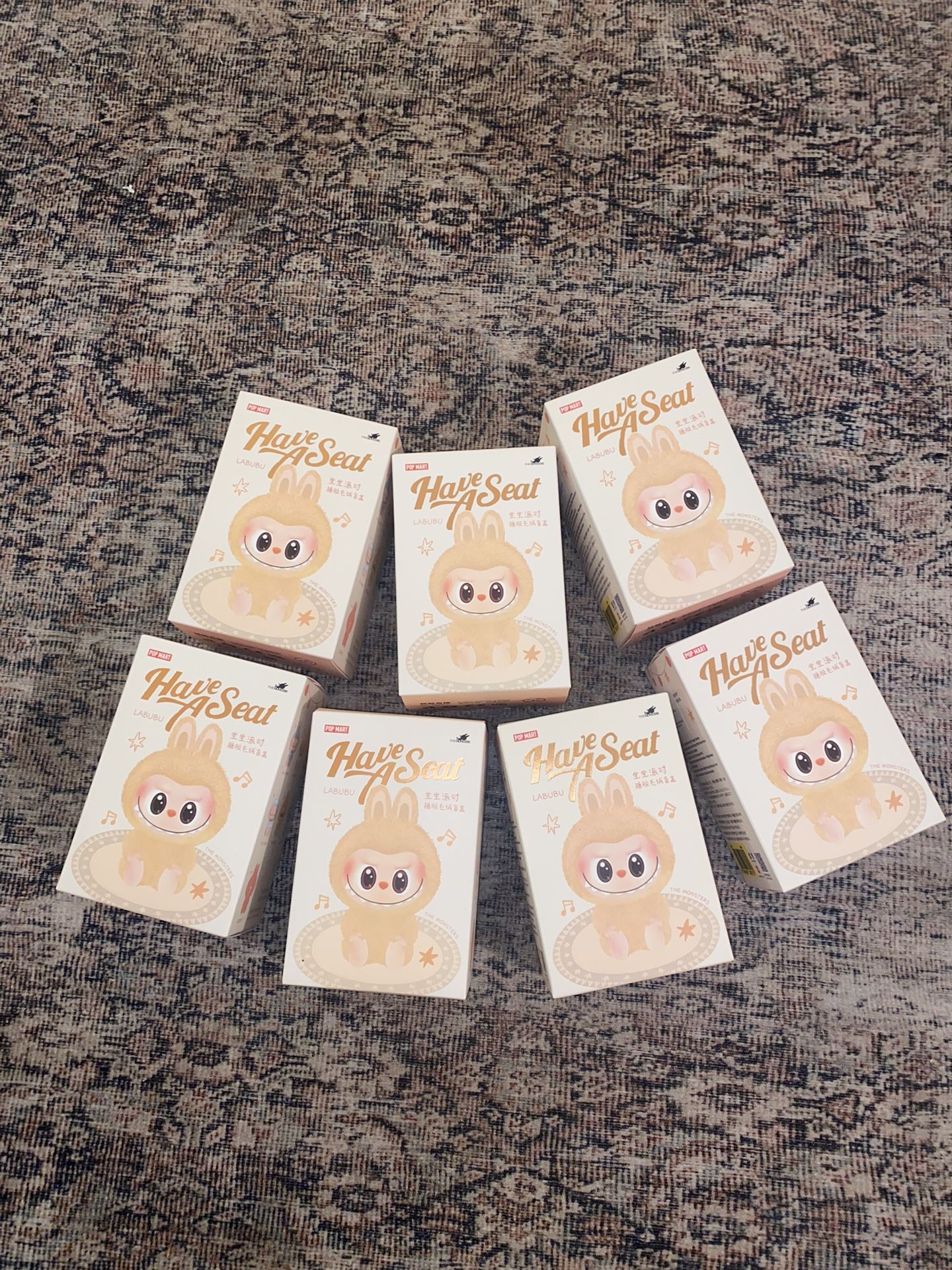 Labubu ‘Have A Seat’🧸🪑