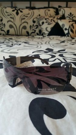 NEW NINE WEST Black Sunglasses
