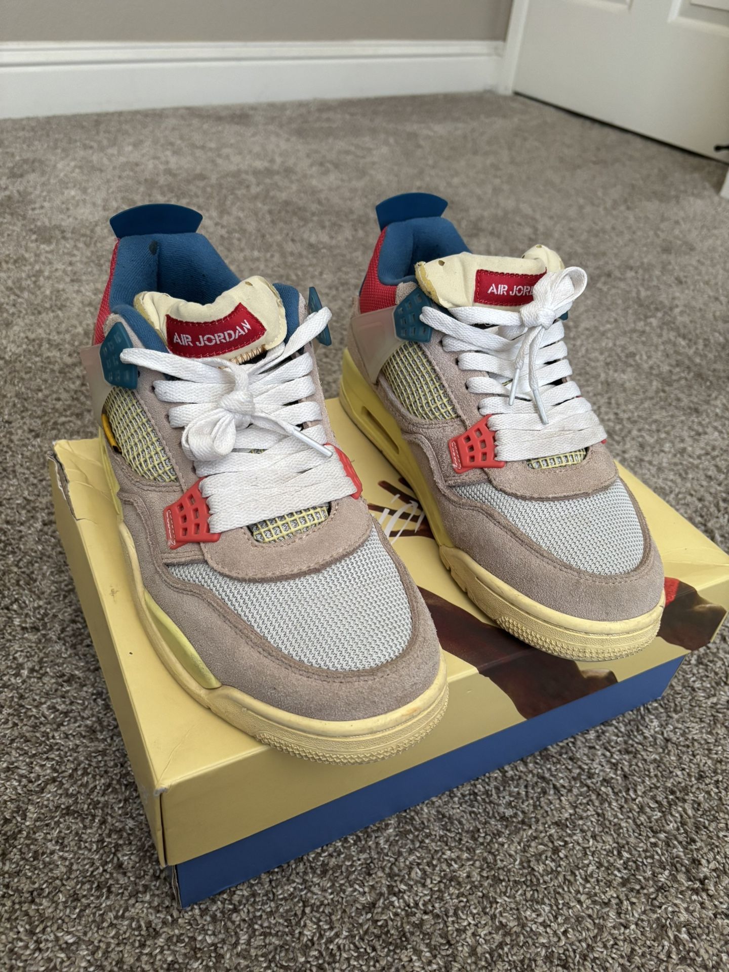 Air Jordan 4 Retro / Give An Offer