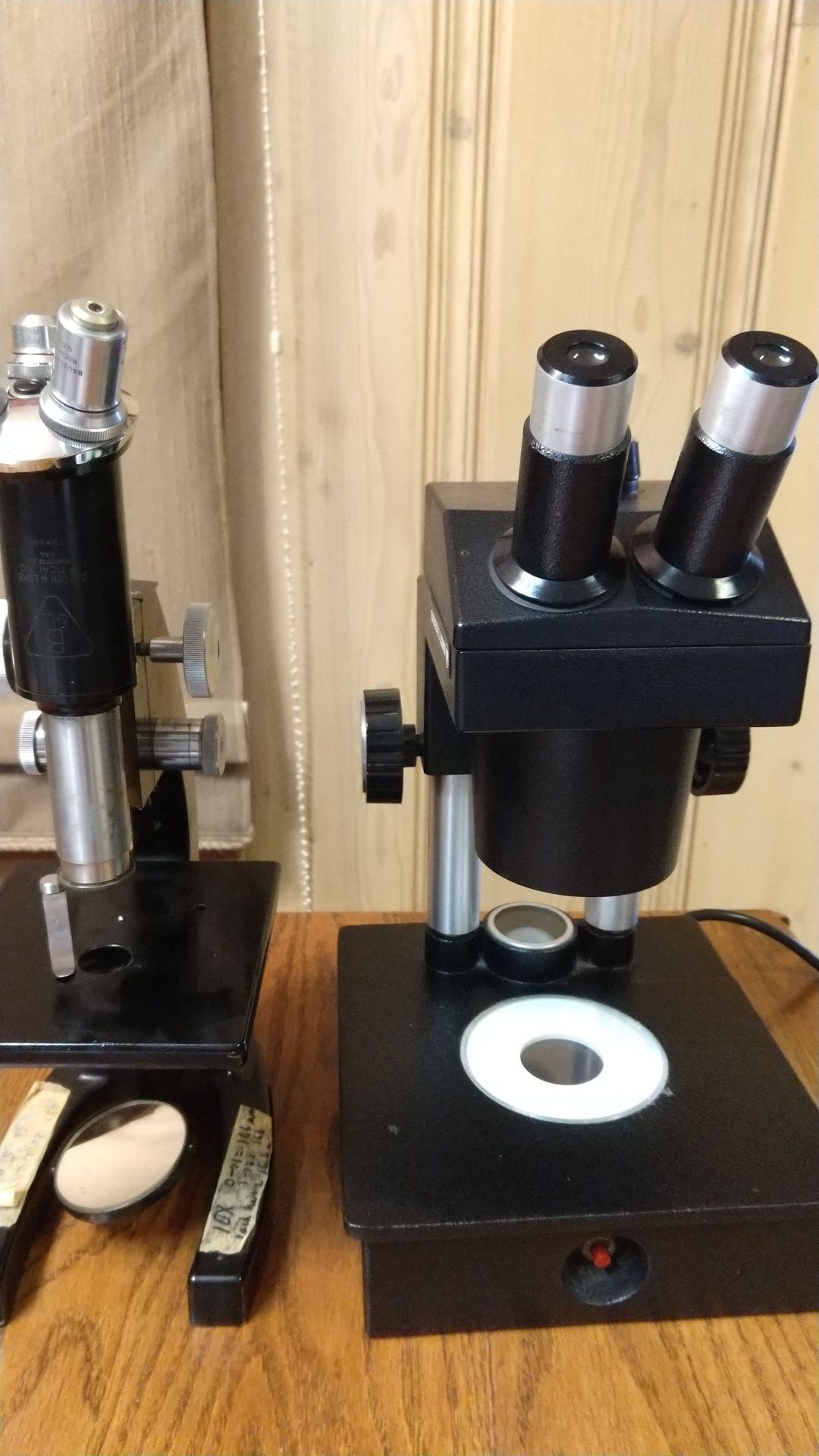 2 Microscopes