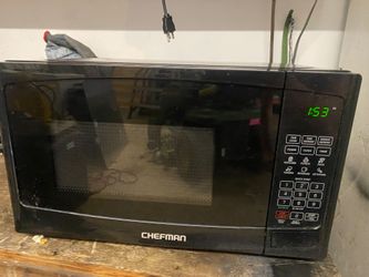 Chefman Black Countertop Microwave