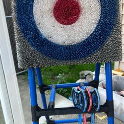 Axe Throwing Game/Stand