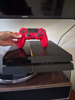 PS4 with remote